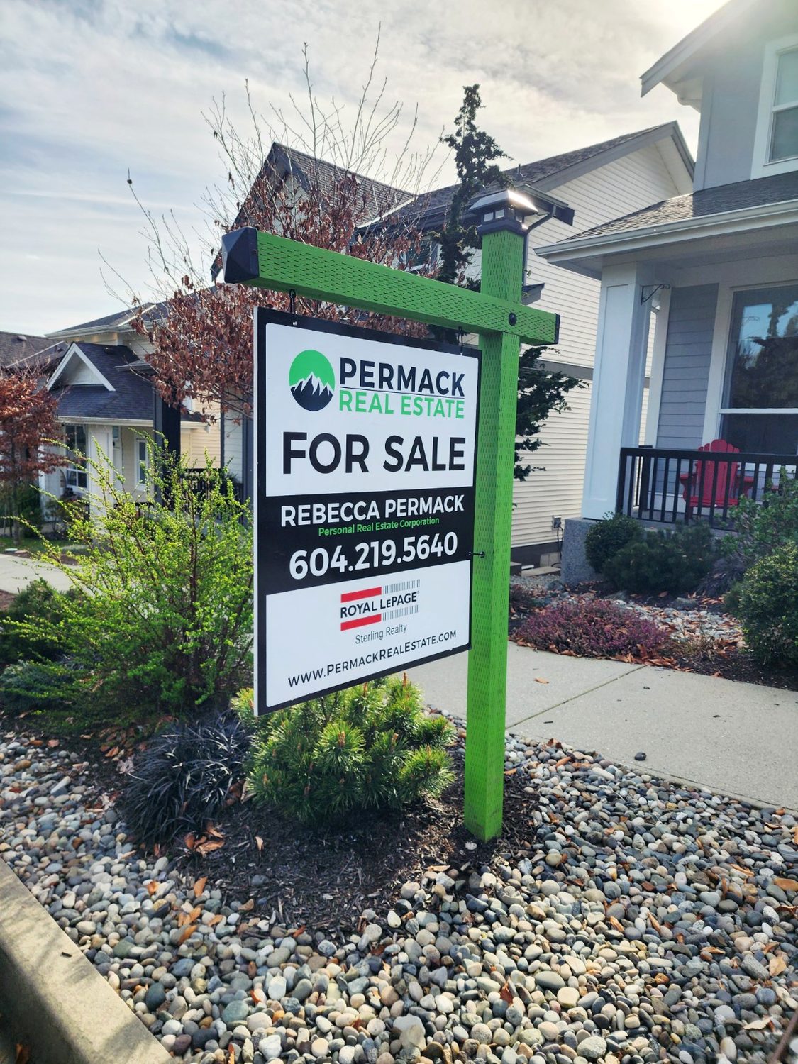Green custom colour real estate sign post